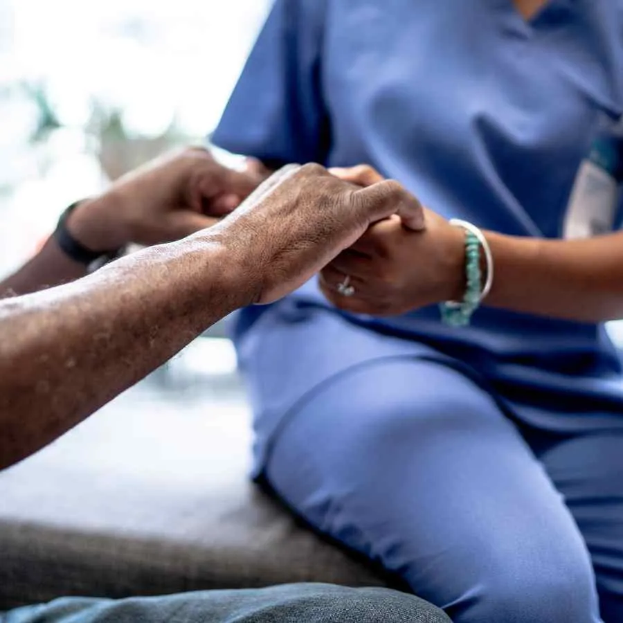 patient dans un hôpital après avoir choisi un taxi conventionné