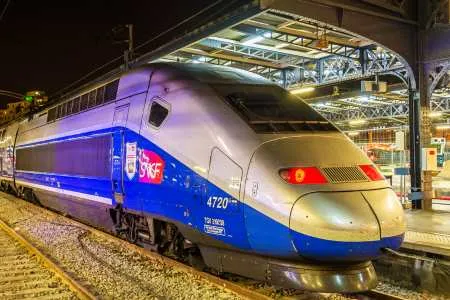 Taxi 94 vers les gares SNCF TER TGV